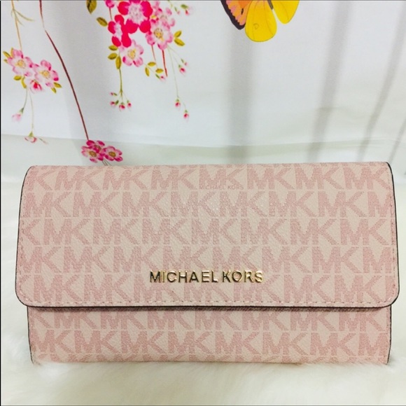 Michael Kors Handbags - NWT Michael Kors large trifold fawn/ Ballet wallet